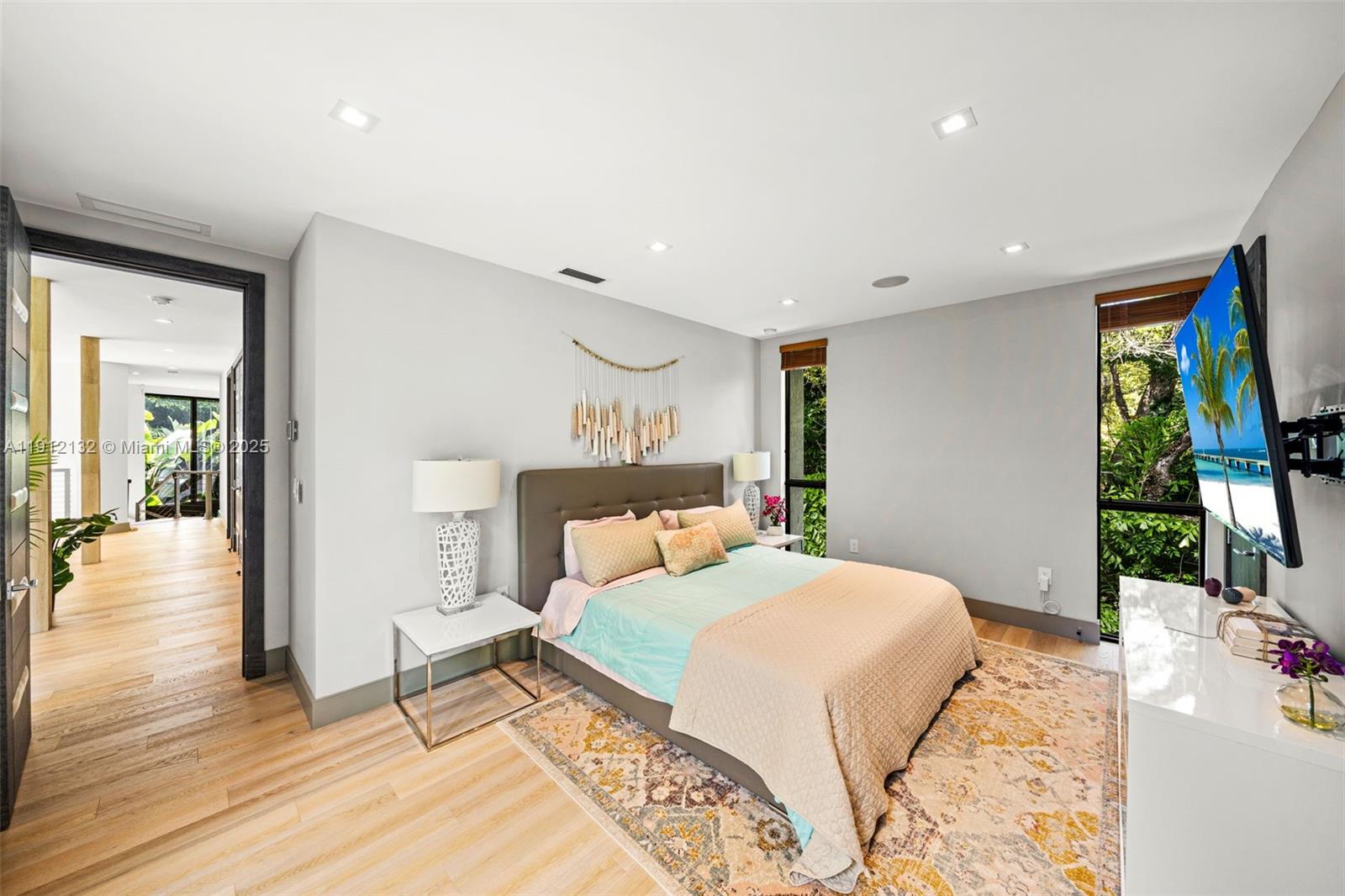 4185 Ventura Ave Coconut Grove, FL 33133