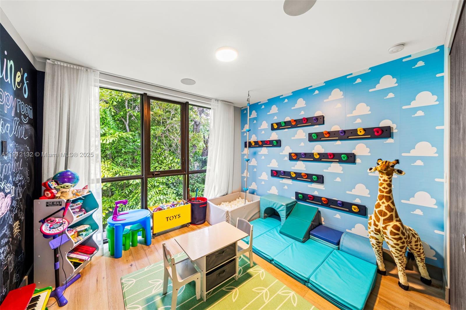 4185 Ventura Ave Coconut Grove, FL 33133