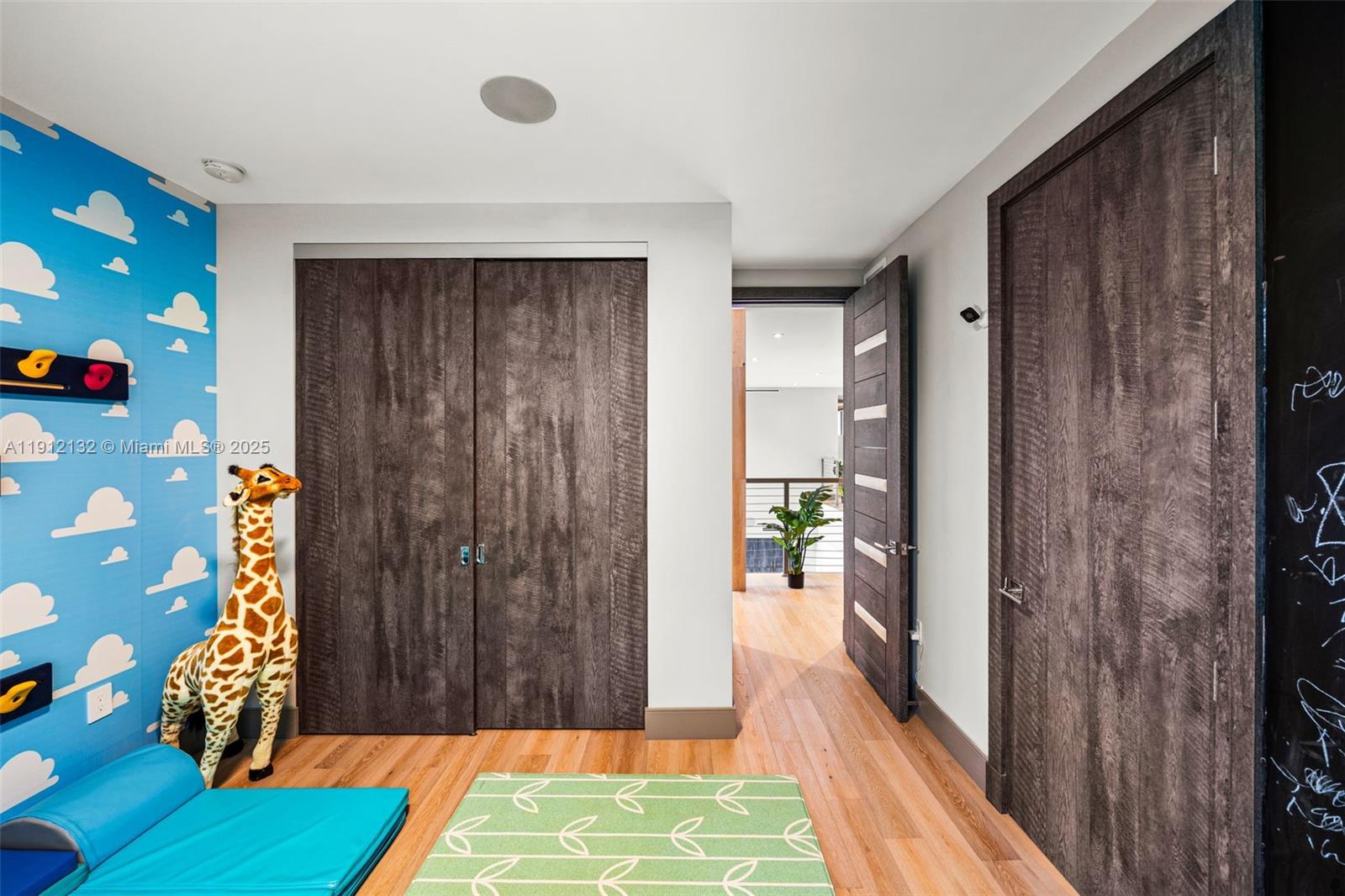 4185 Ventura Ave Coconut Grove, FL 33133