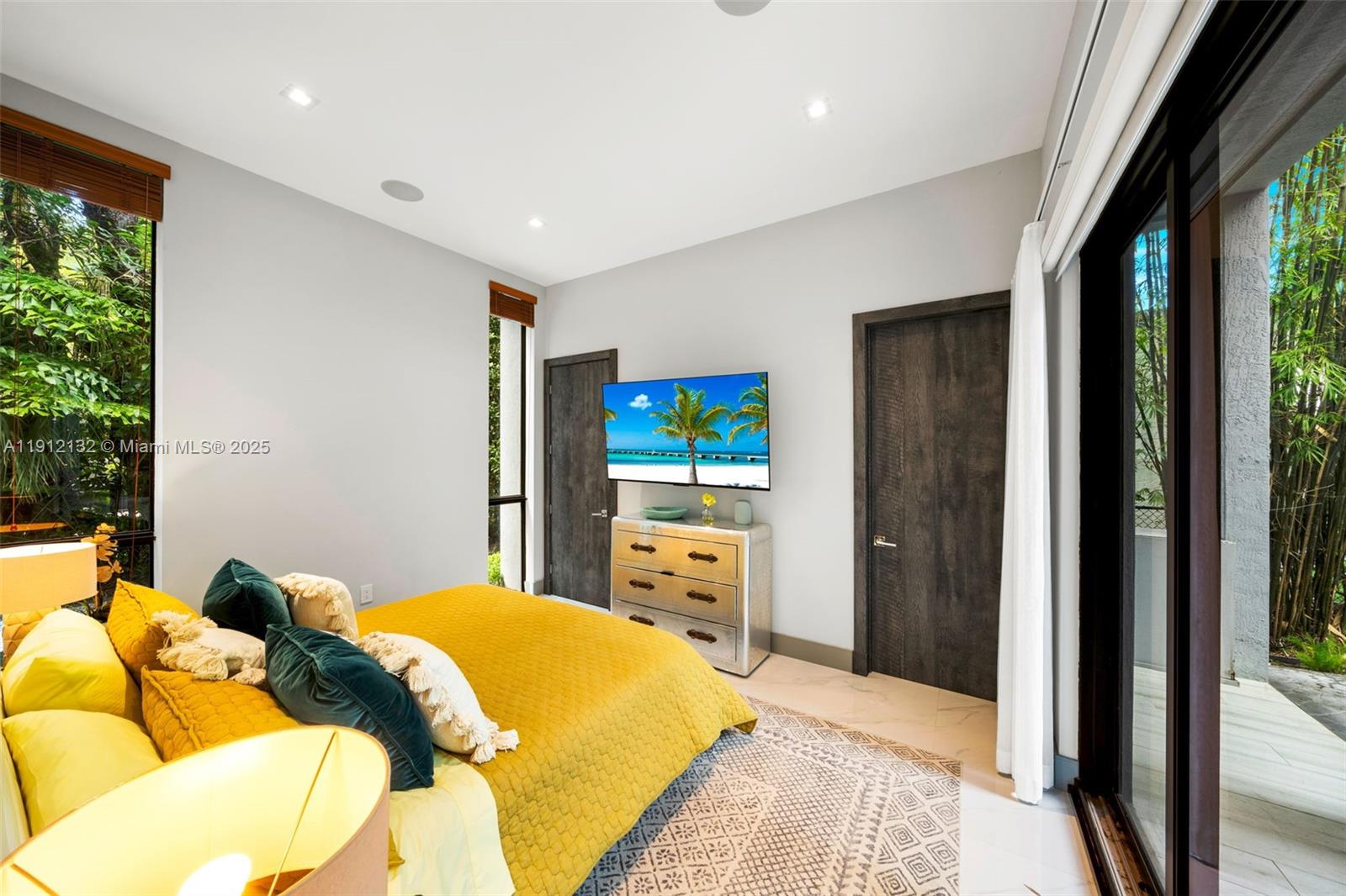 4185 Ventura Ave Coconut Grove, FL 33133