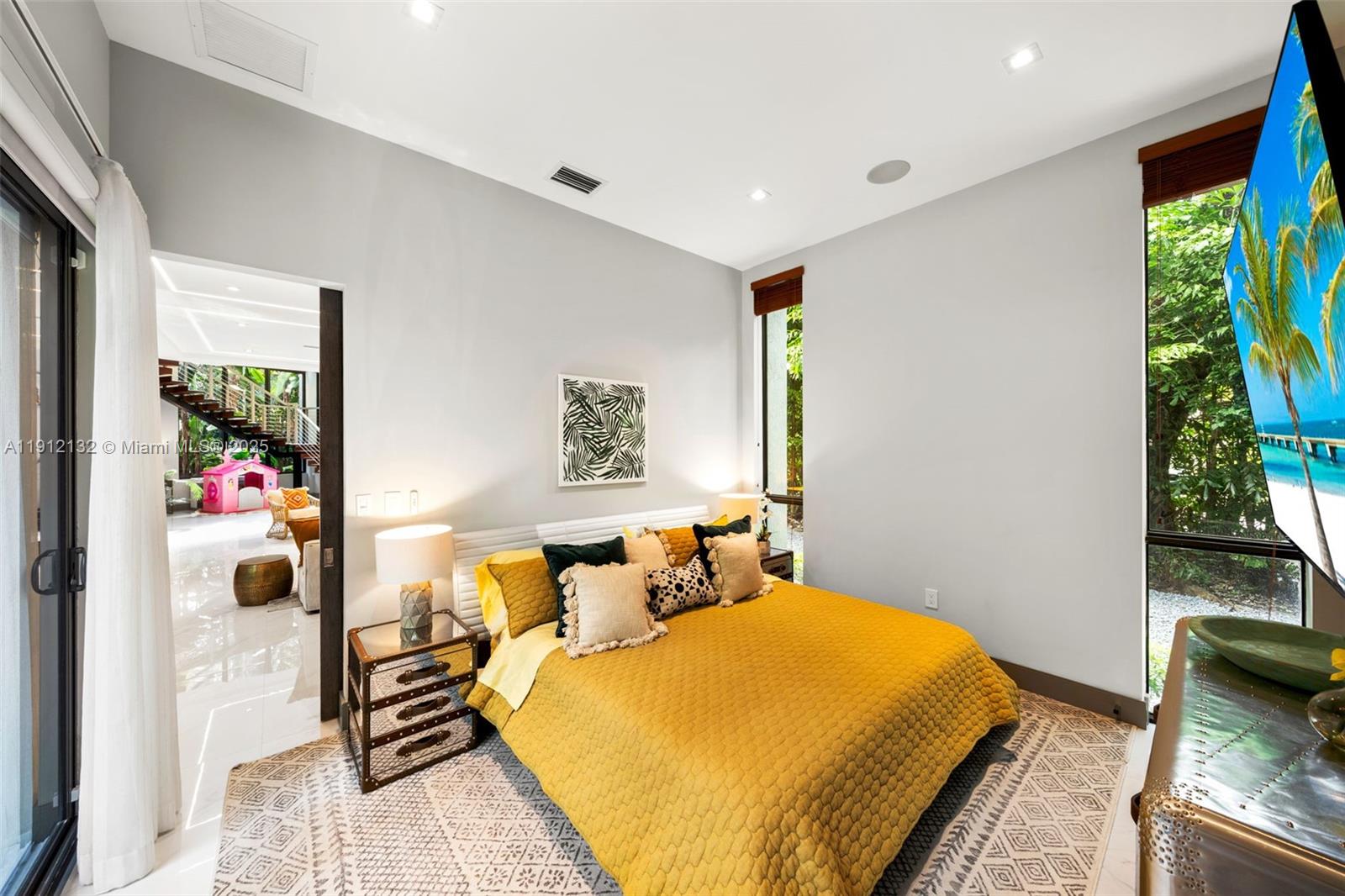 4185 Ventura Ave Coconut Grove, FL 33133