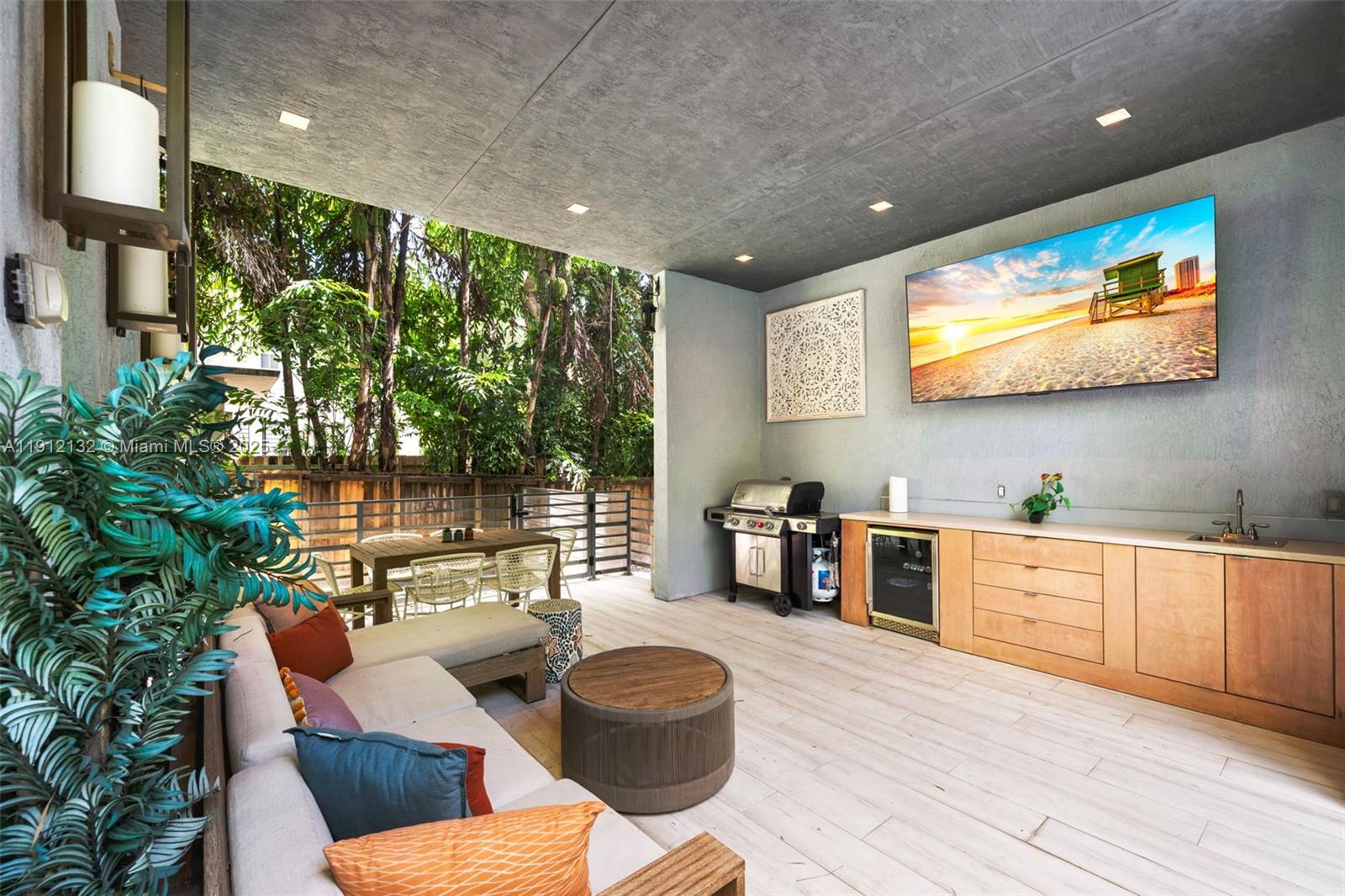 4185 Ventura Ave Coconut Grove, FL 33133