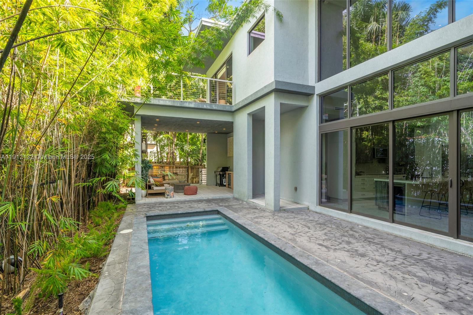 4185 Ventura Ave Coconut Grove, FL 33133