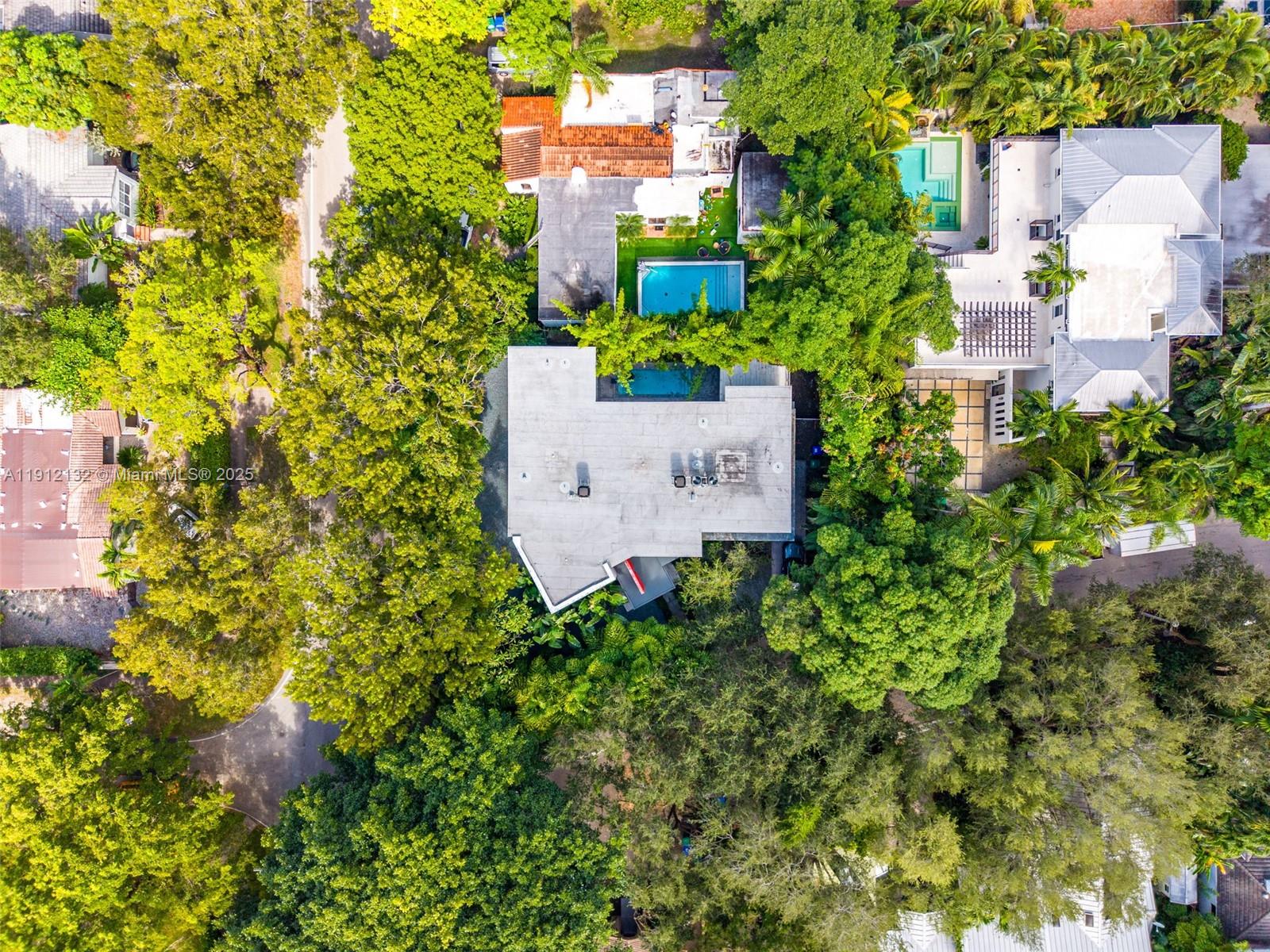 4185 Ventura Ave Coconut Grove, FL 33133