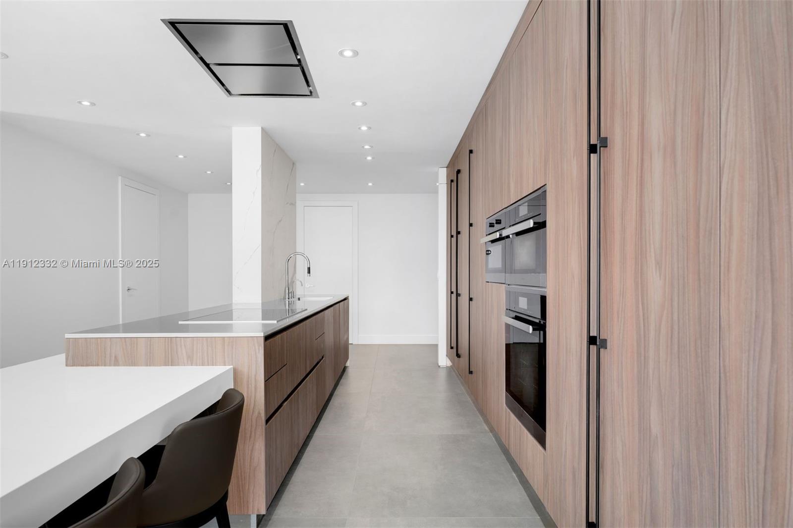 6103 Aqua Ave #504 Miami Beach, FL 33141