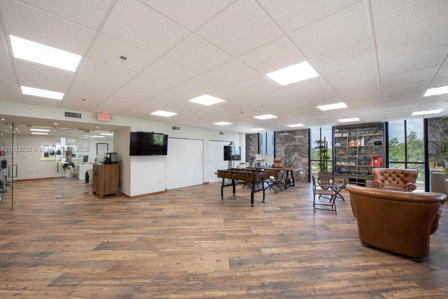 4300 Biscayne Blvd #303 Miami, FL 33137