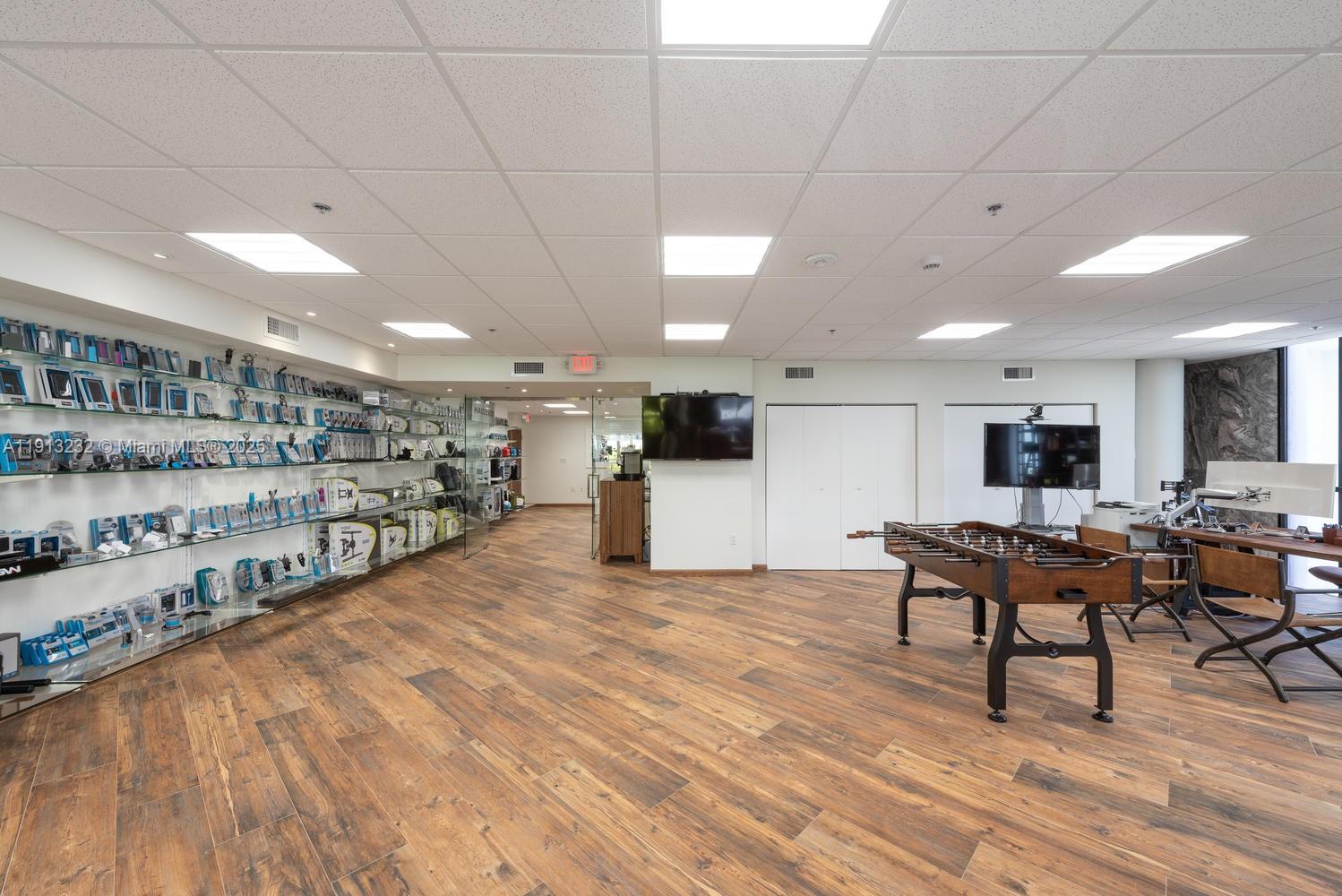 4300 Biscayne Blvd #303 Miami, FL 33137