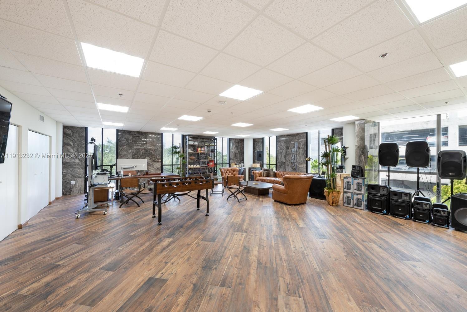 4300 Biscayne Blvd #303 Miami, FL 33137