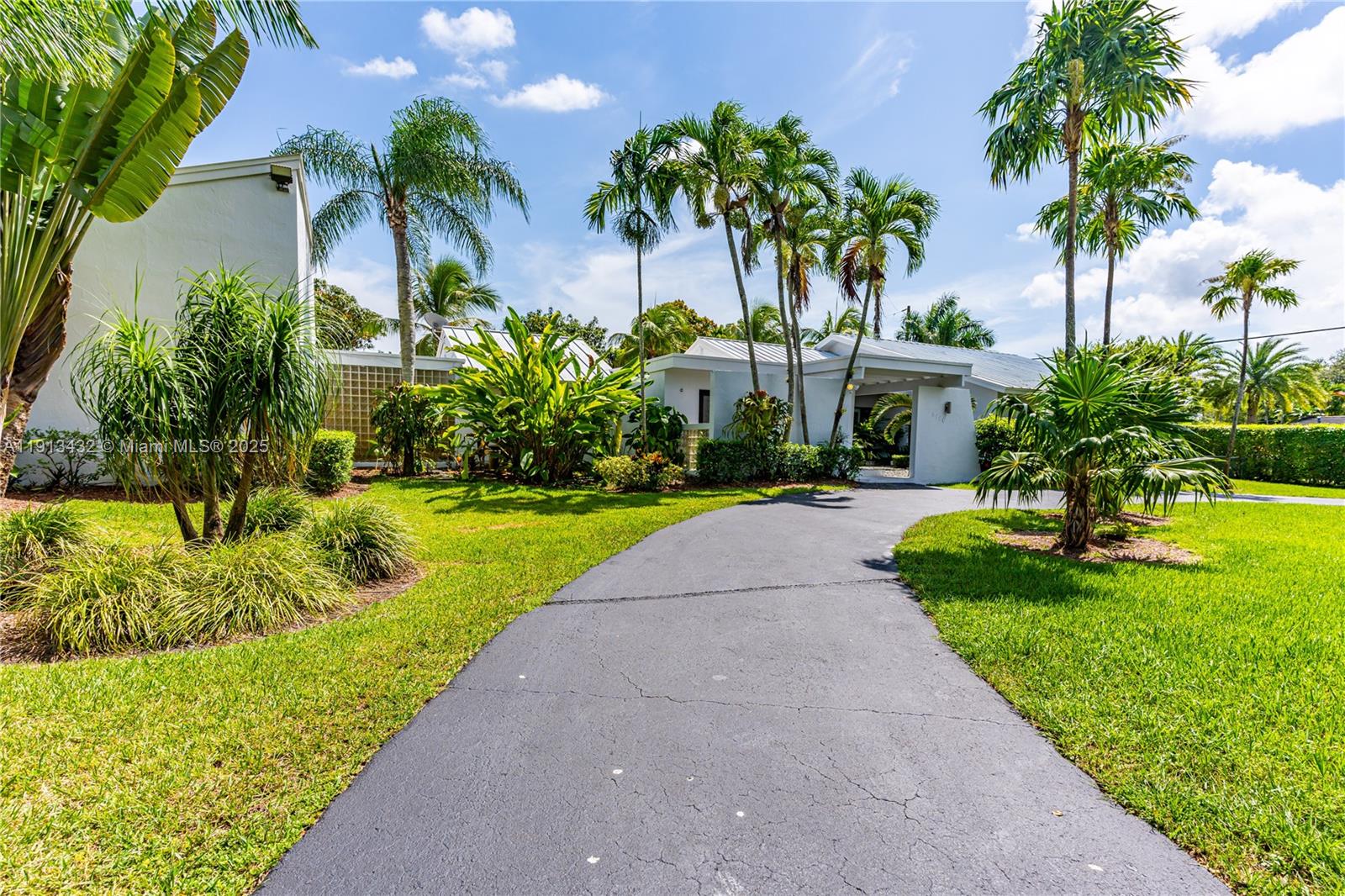 6900 SW 136th St Palmetto Bay, FL 33156