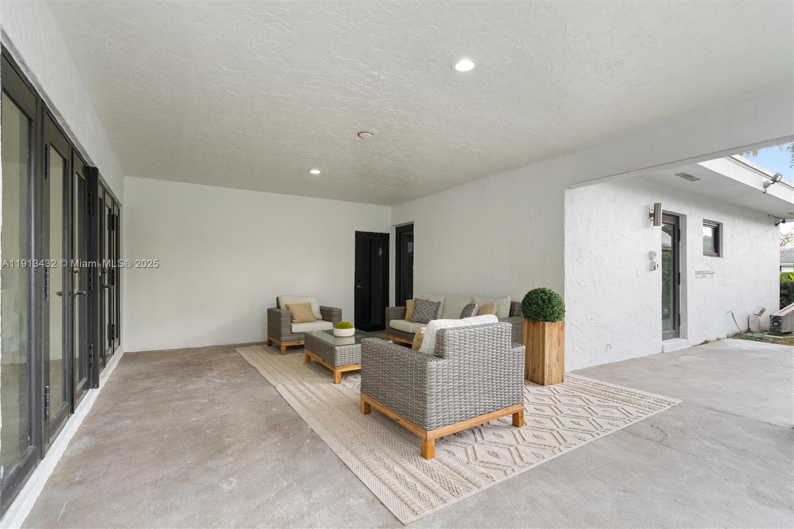 6900 SW 136th St Palmetto Bay, FL 33156