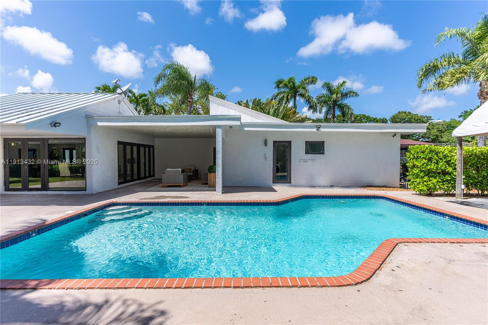 6900 SW 136th St Palmetto Bay, FL 33156