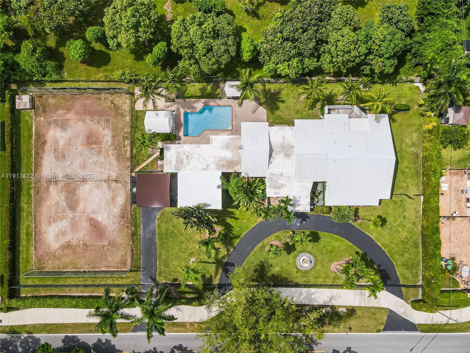 6900 SW 136th St Palmetto Bay, FL 33156