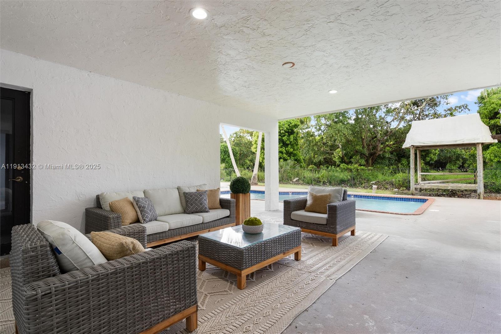 6900 SW 136th St Palmetto Bay, FL 33156