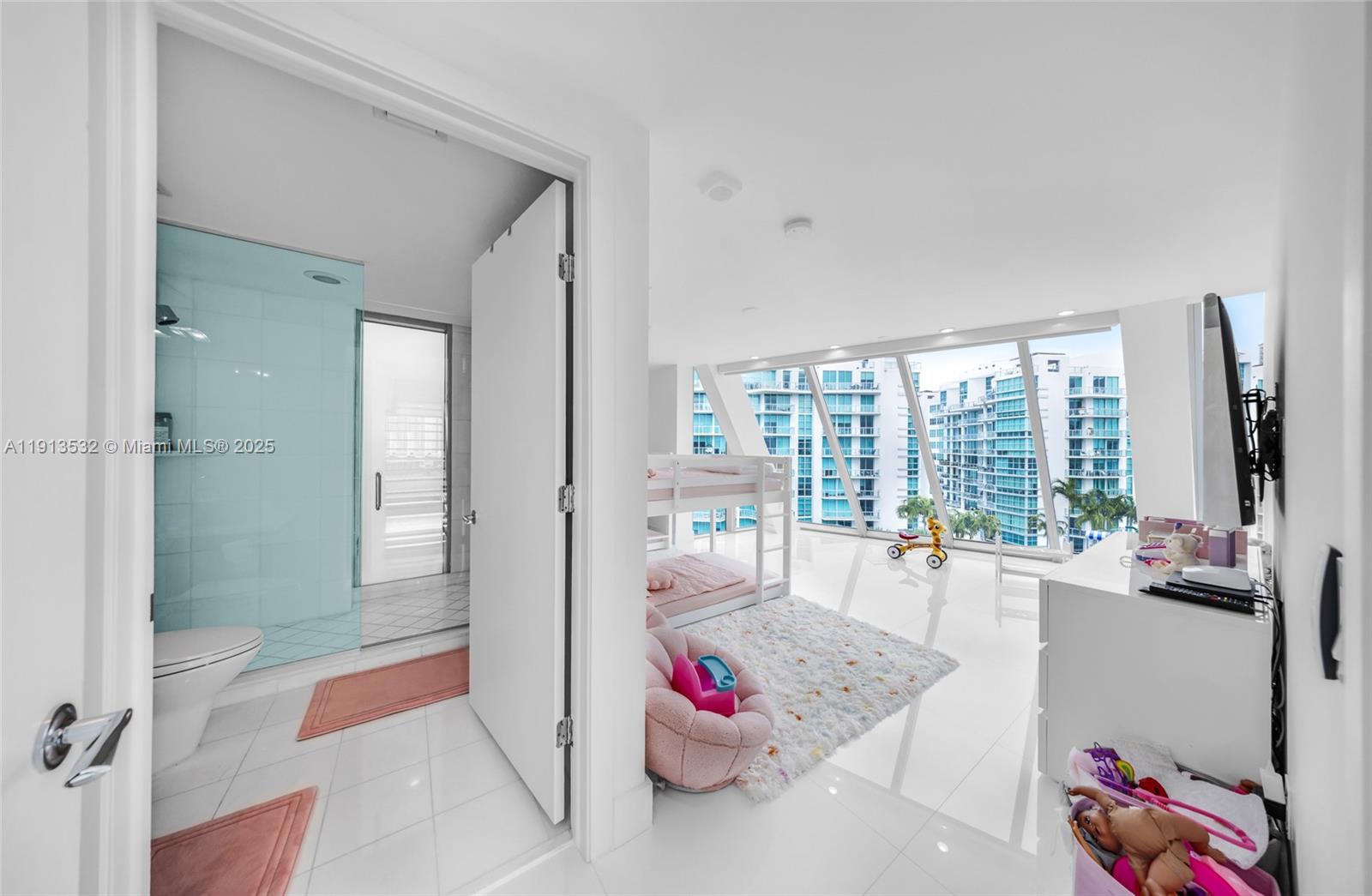 Undisclosed Address Aventura, FL 33180