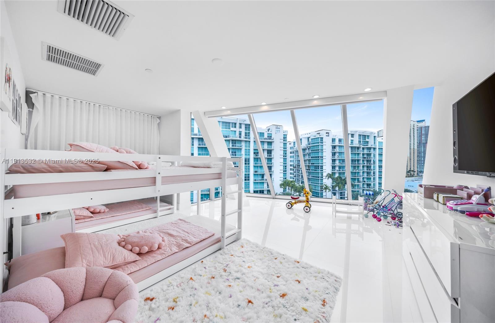 Undisclosed Address Aventura, FL 33180