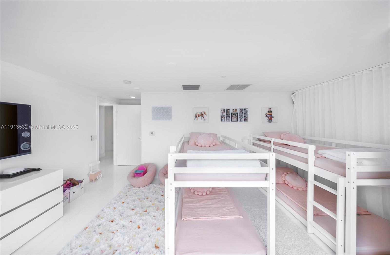 Undisclosed Address Aventura, FL 33180