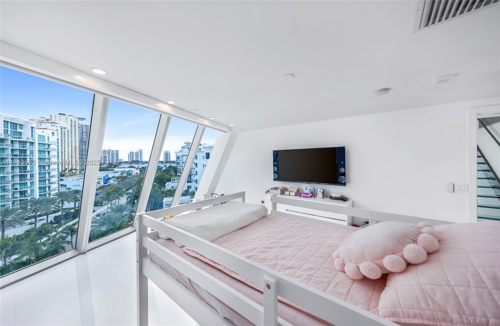 Undisclosed Address Aventura, FL 33180