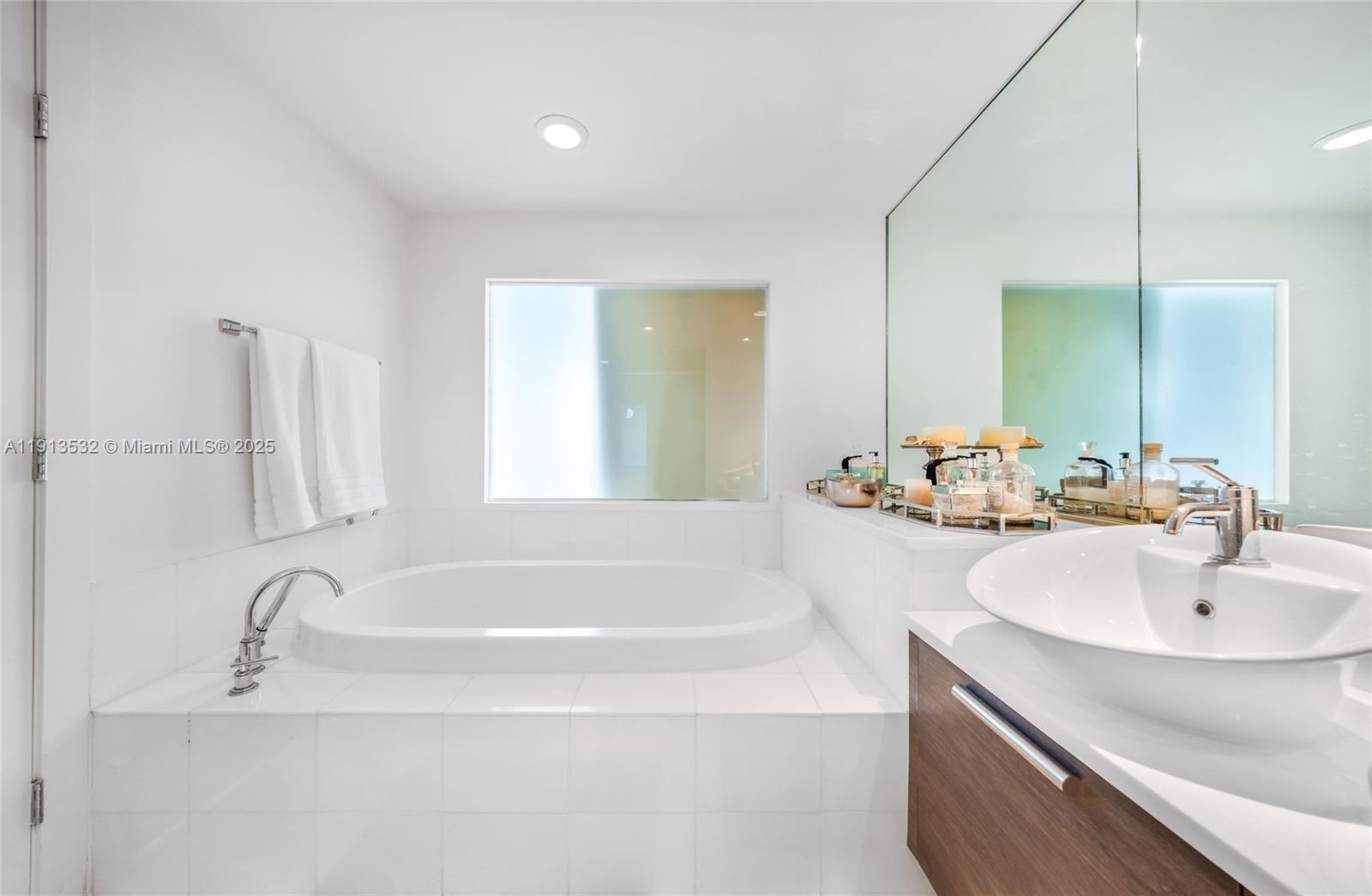 Undisclosed Address Aventura, FL 33180