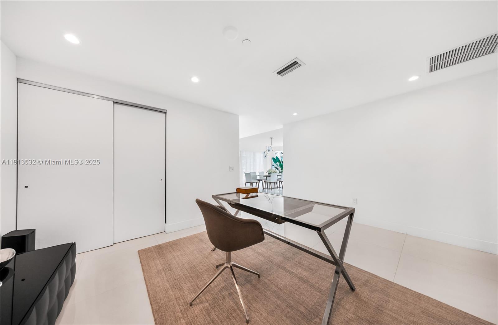 Undisclosed Address Aventura, FL 33180