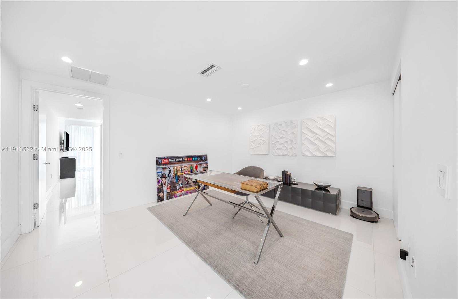 Undisclosed Address Aventura, FL 33180