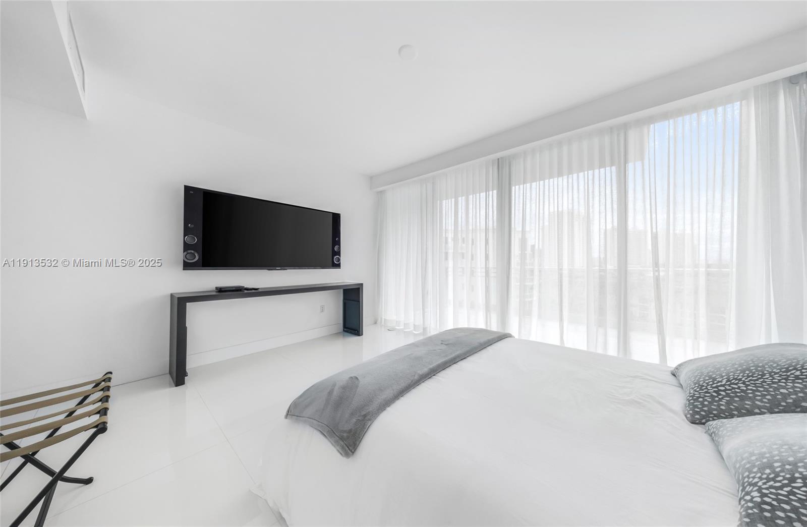 Undisclosed Address Aventura, FL 33180