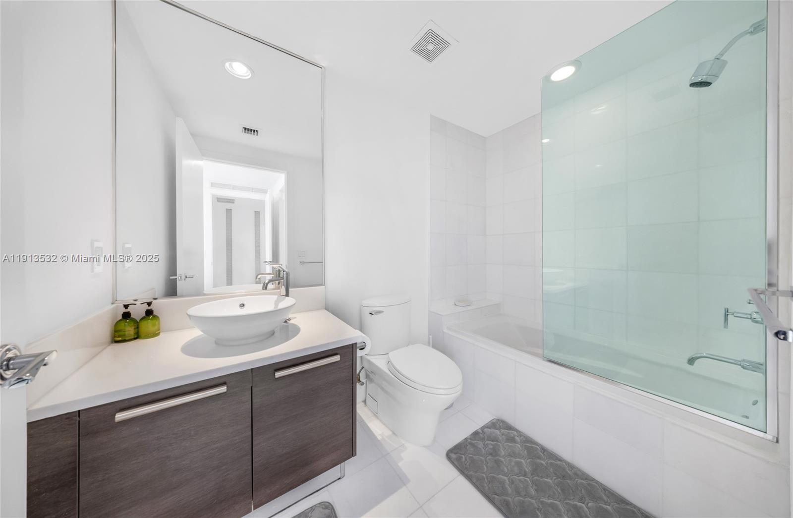 Undisclosed Address Aventura, FL 33180