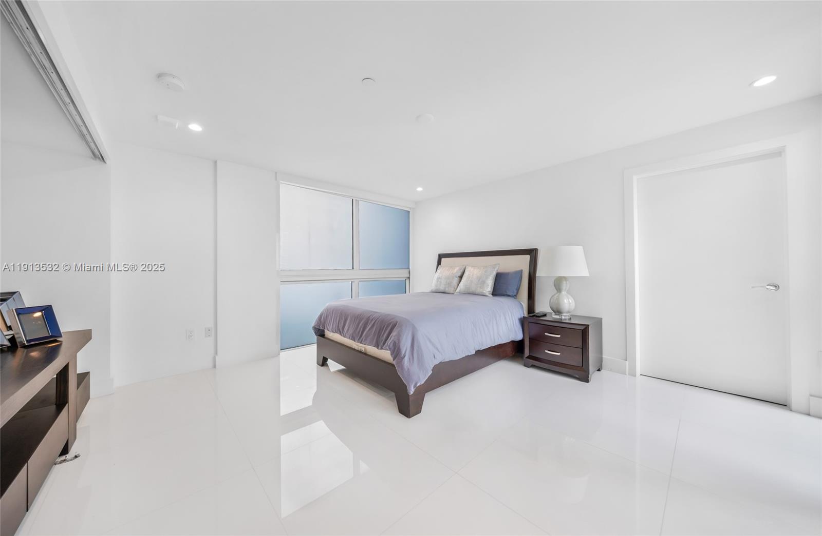 Undisclosed Address Aventura, FL 33180