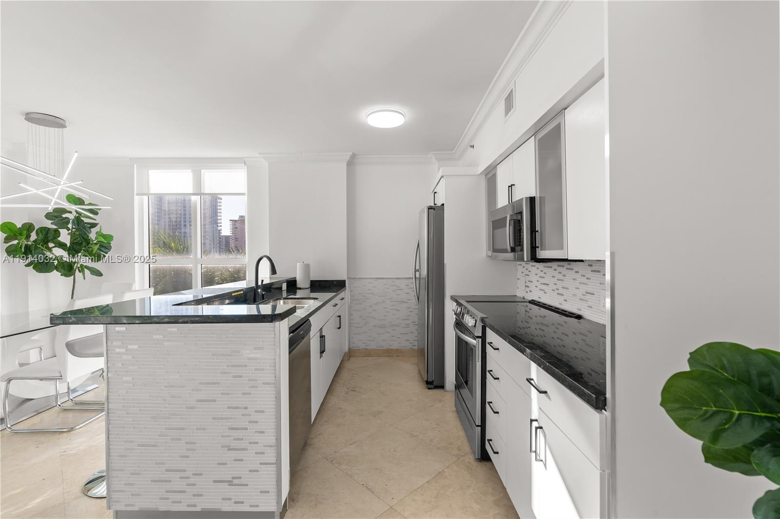 17555 Atlantic Blvd #602 Sunny Isles Beach, FL 33160