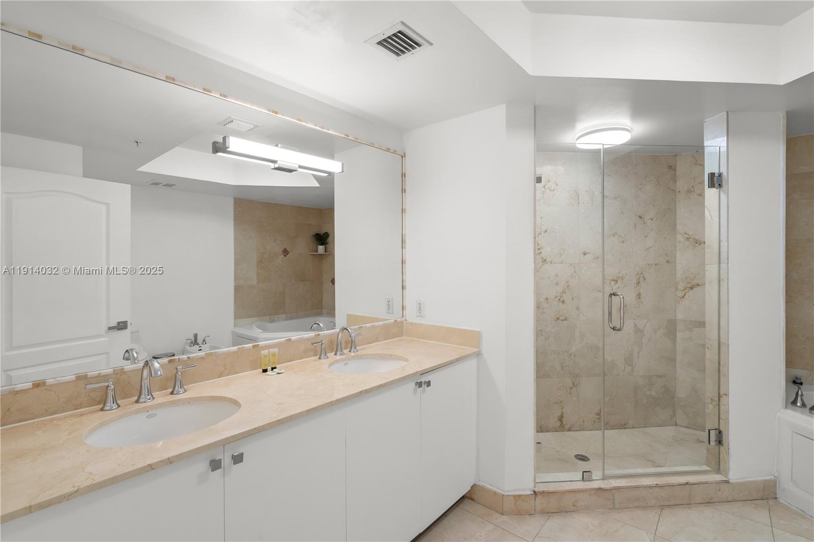 17555 Atlantic Blvd #602 Sunny Isles Beach, FL 33160