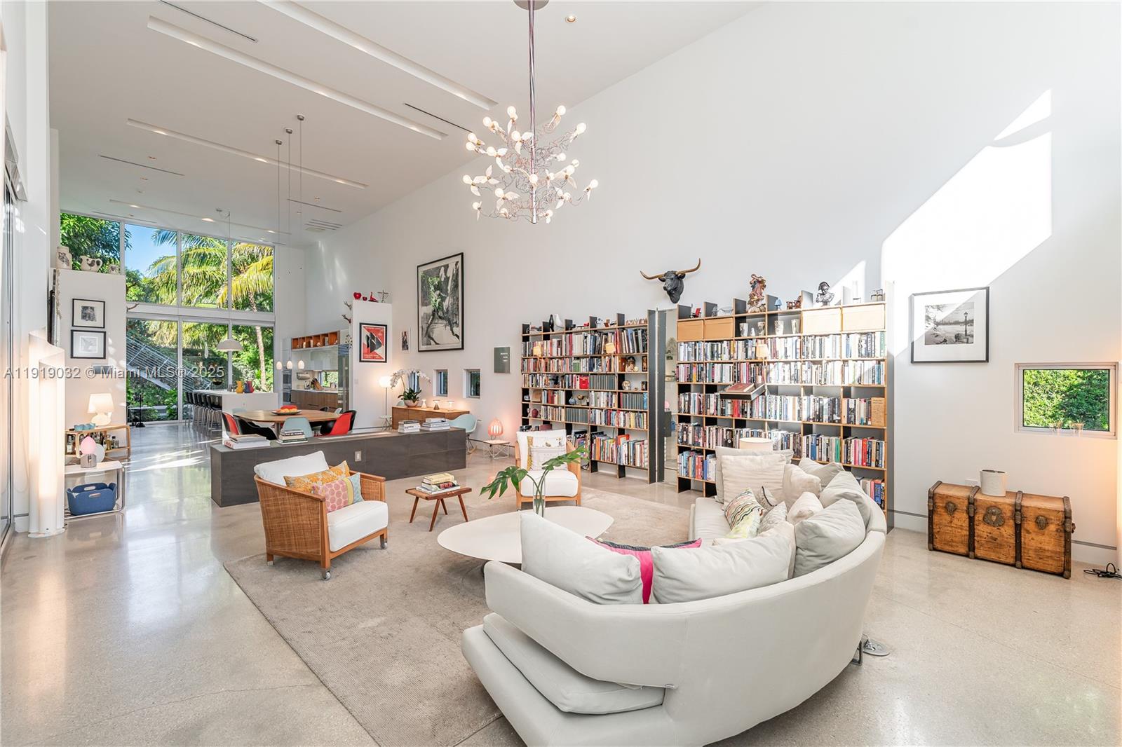 6495 SW 85th St Miami, FL 33143