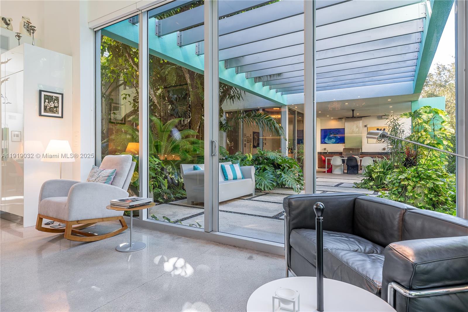 6495 SW 85th St Miami, FL 33143