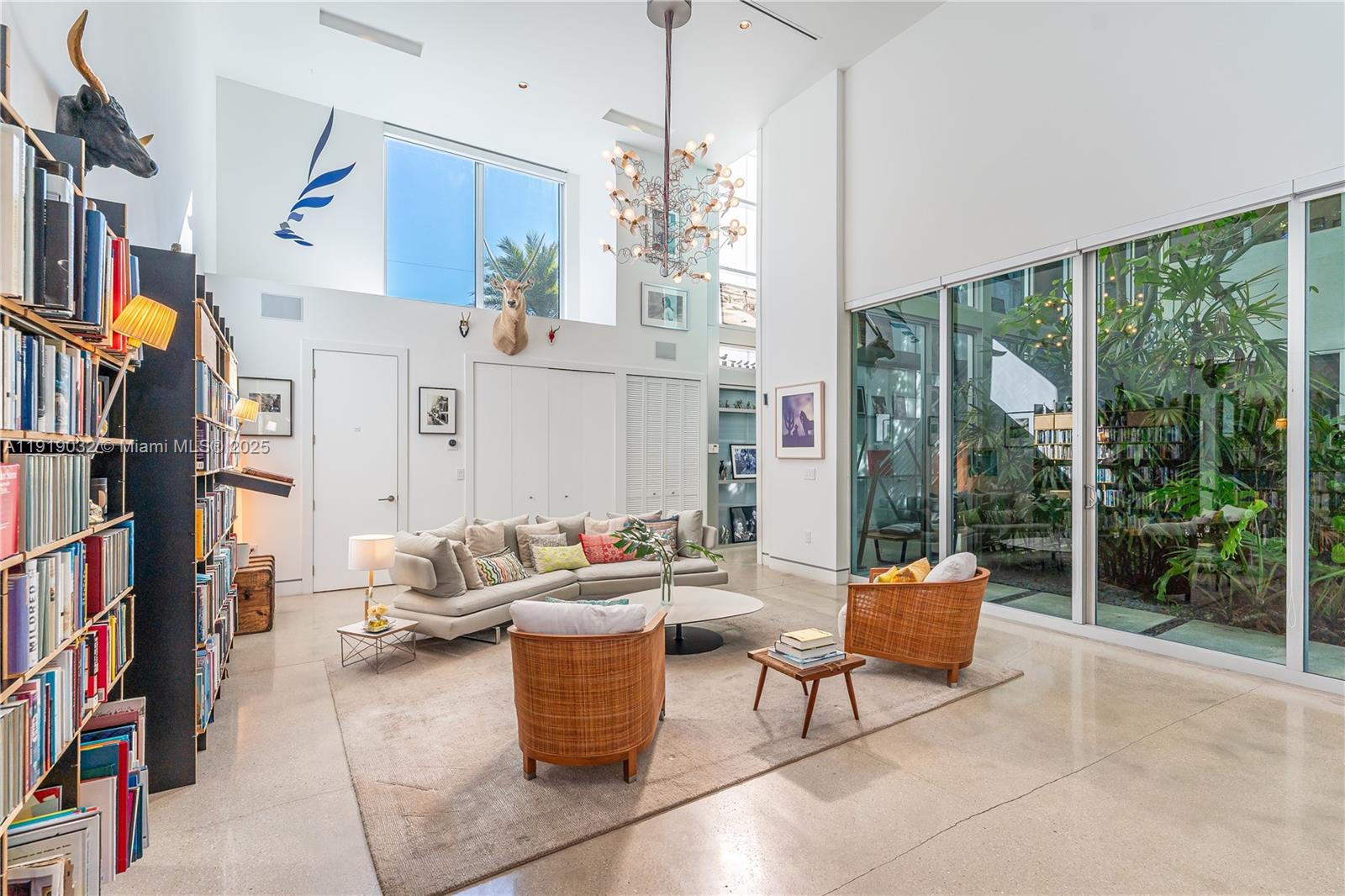 6495 SW 85th St Miami, FL 33143