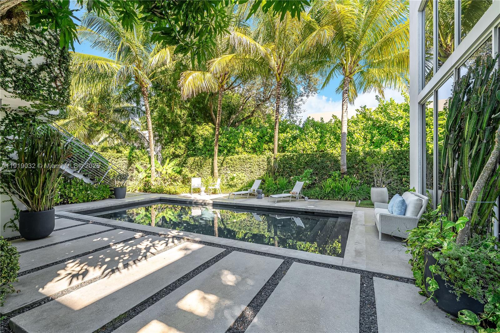 6495 SW 85th St Miami, FL 33143