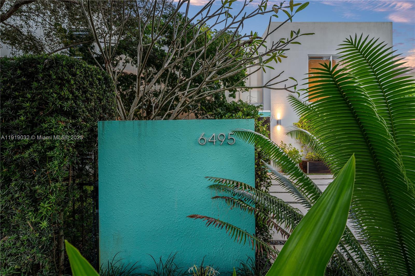 6495 SW 85th St Miami, FL 33143