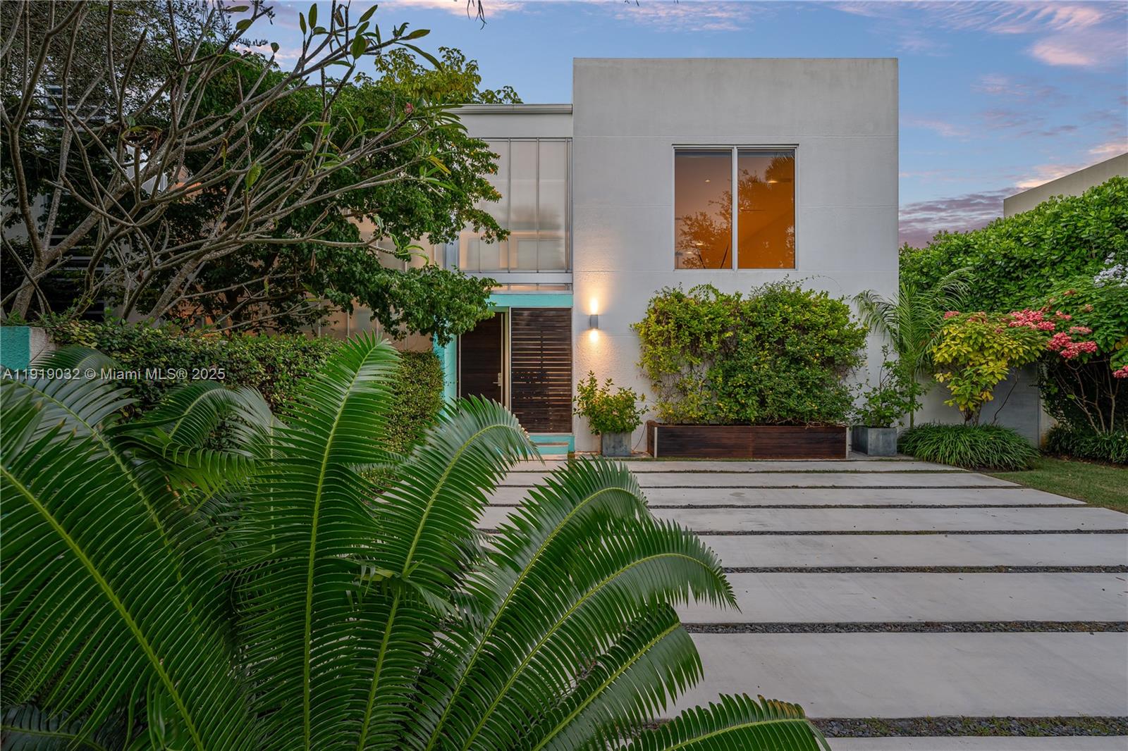 6495 SW 85th St Miami, FL 33143