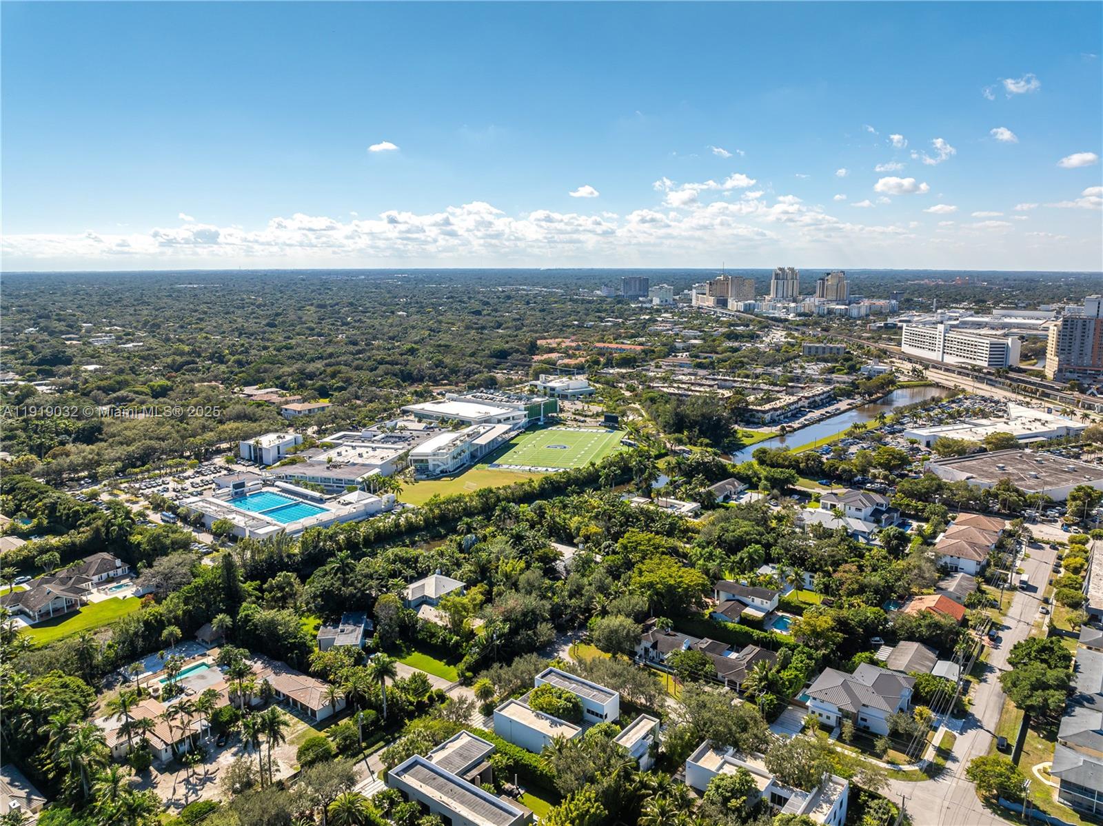 6495 SW 85th St Miami, FL 33143