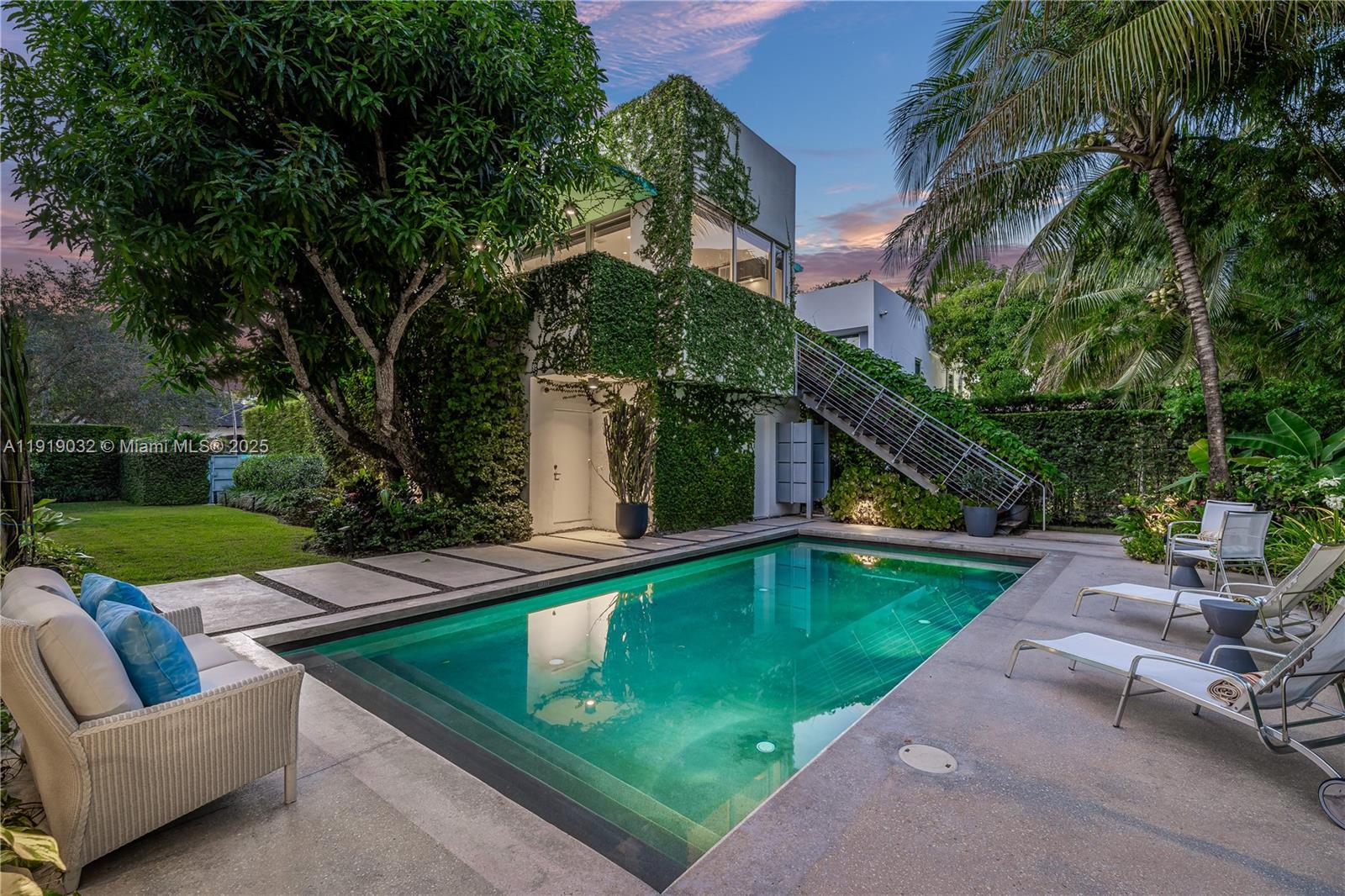 6495 SW 85th St Miami, FL 33143