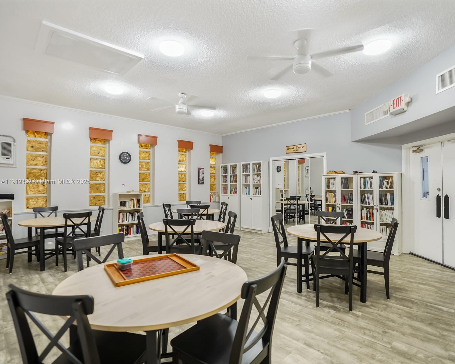 4705 NW 35th St #515 Lauderdale Lakes, FL 33319