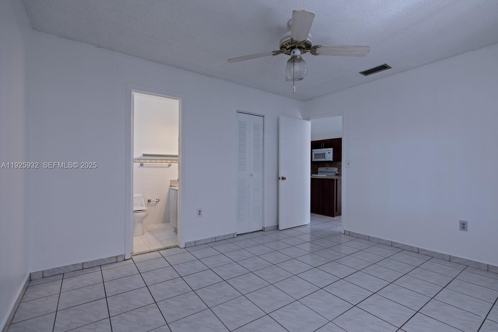 9098 NW 114th St Hialeah Gardens, FL 33018
