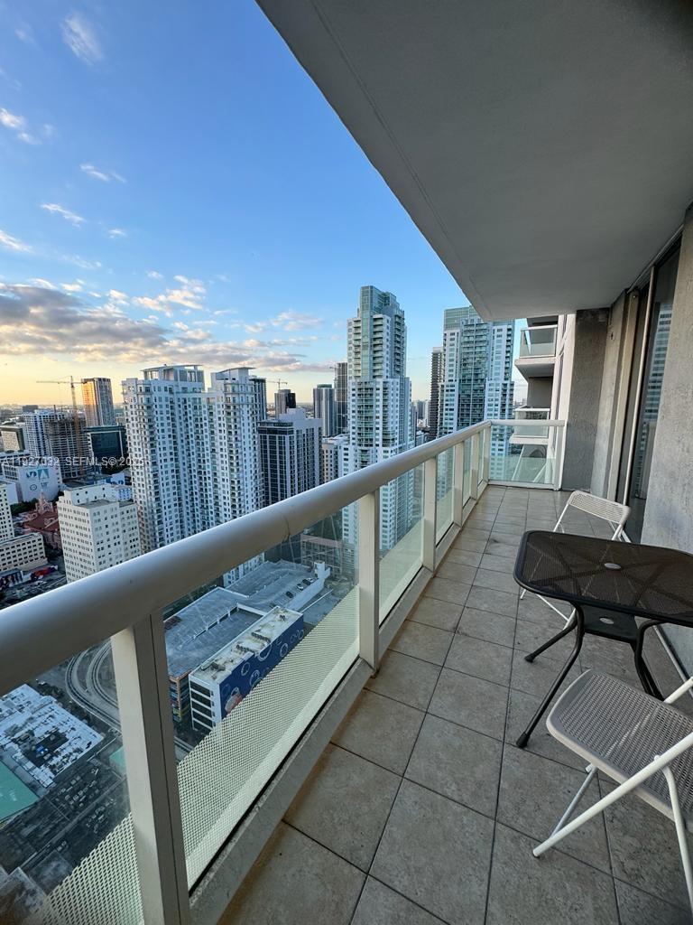 50 Biscayne Blvd #3807 Miami, FL 33132