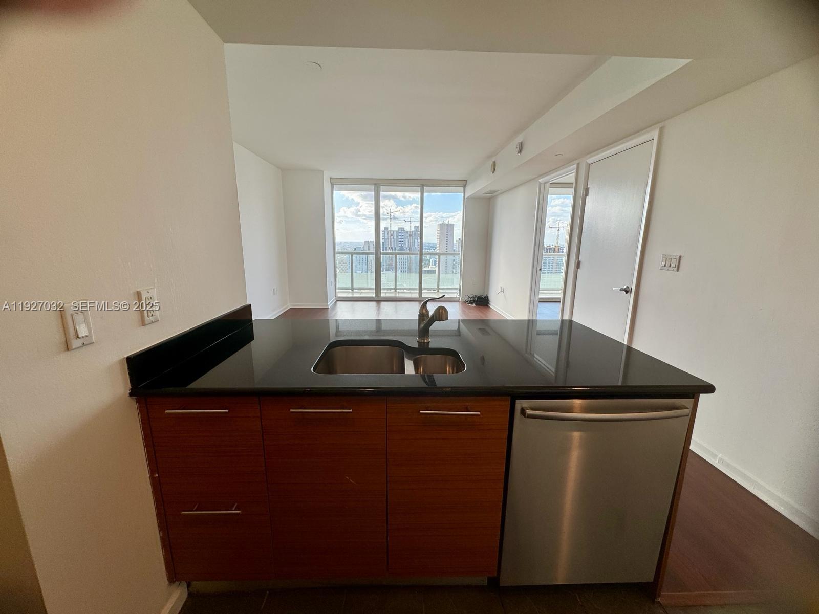 50 Biscayne Blvd #3807 Miami, FL 33132