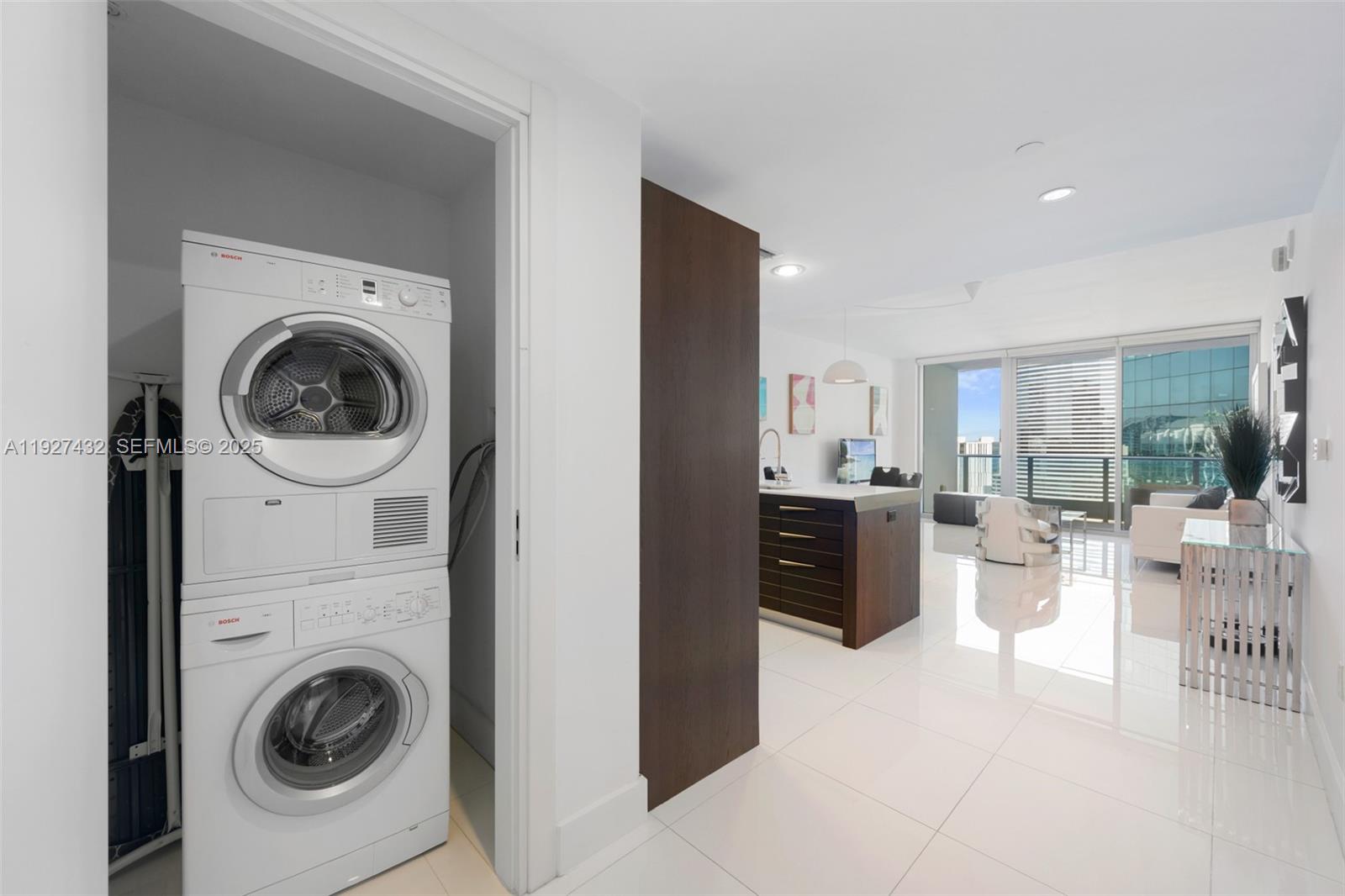 200 Biscayne Blvd Way #4311 Miami, FL 33131