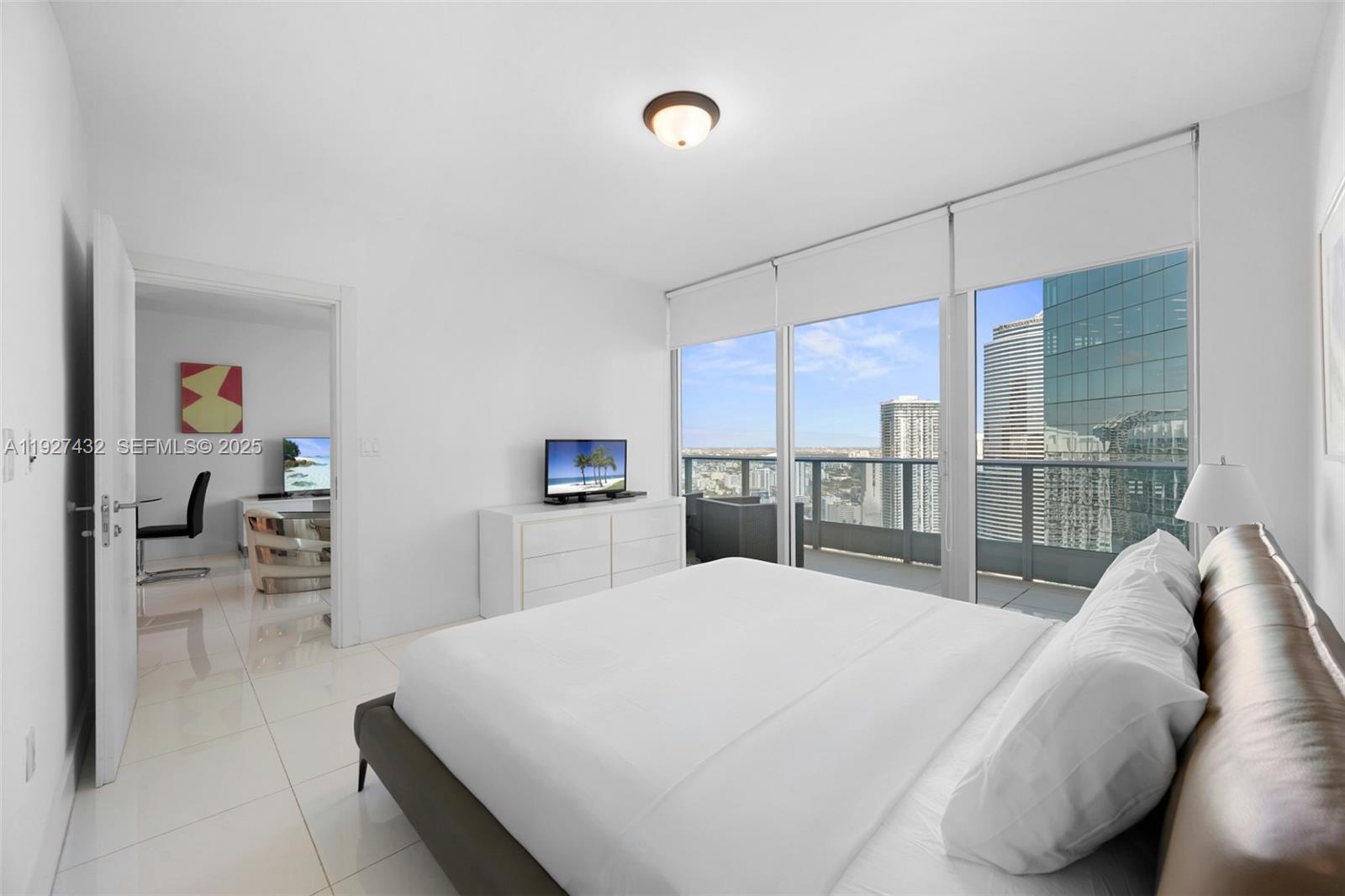 200 Biscayne Blvd Way #4311 Miami, FL 33131