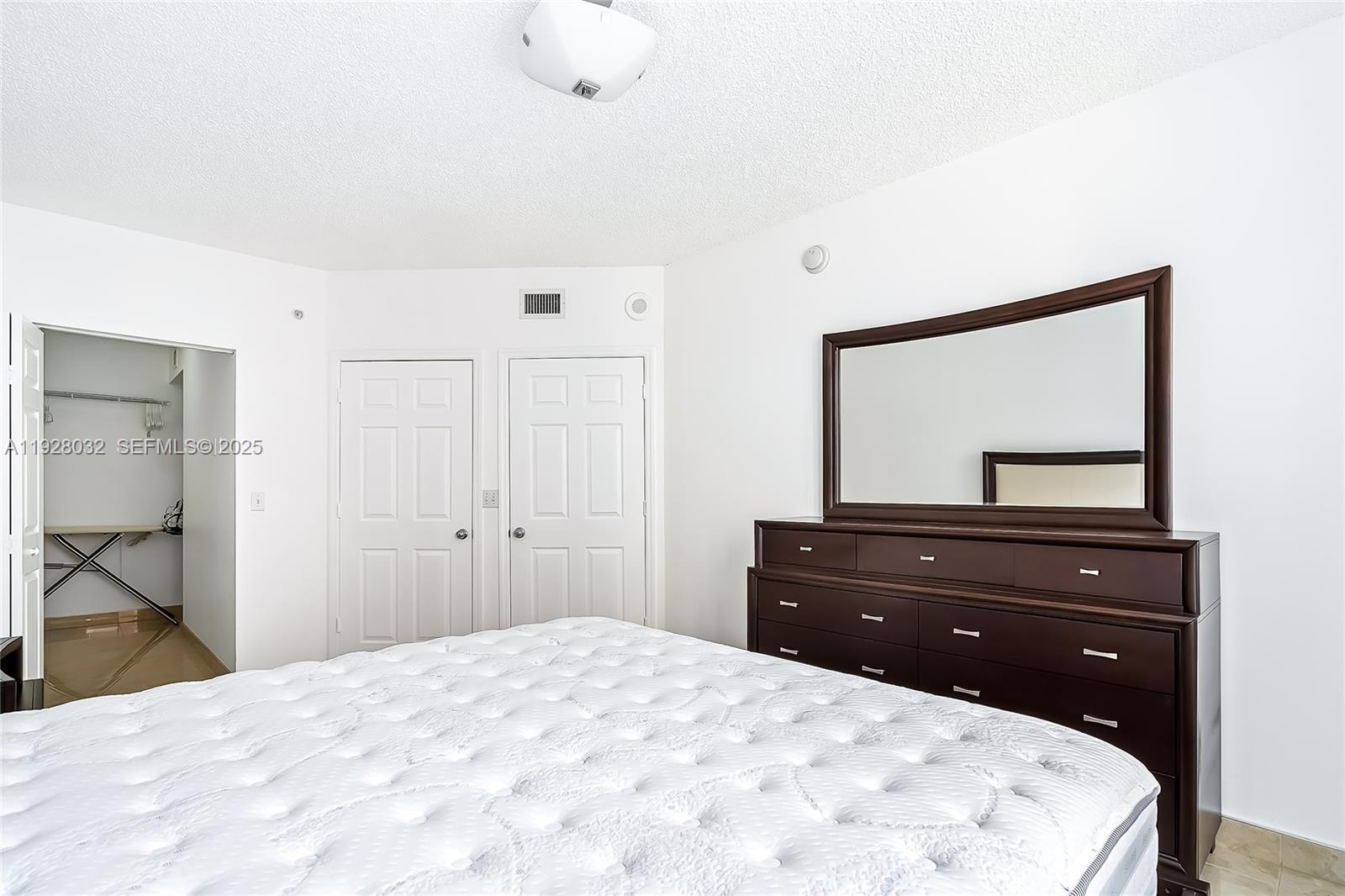 image Porto Bellagio Condo14