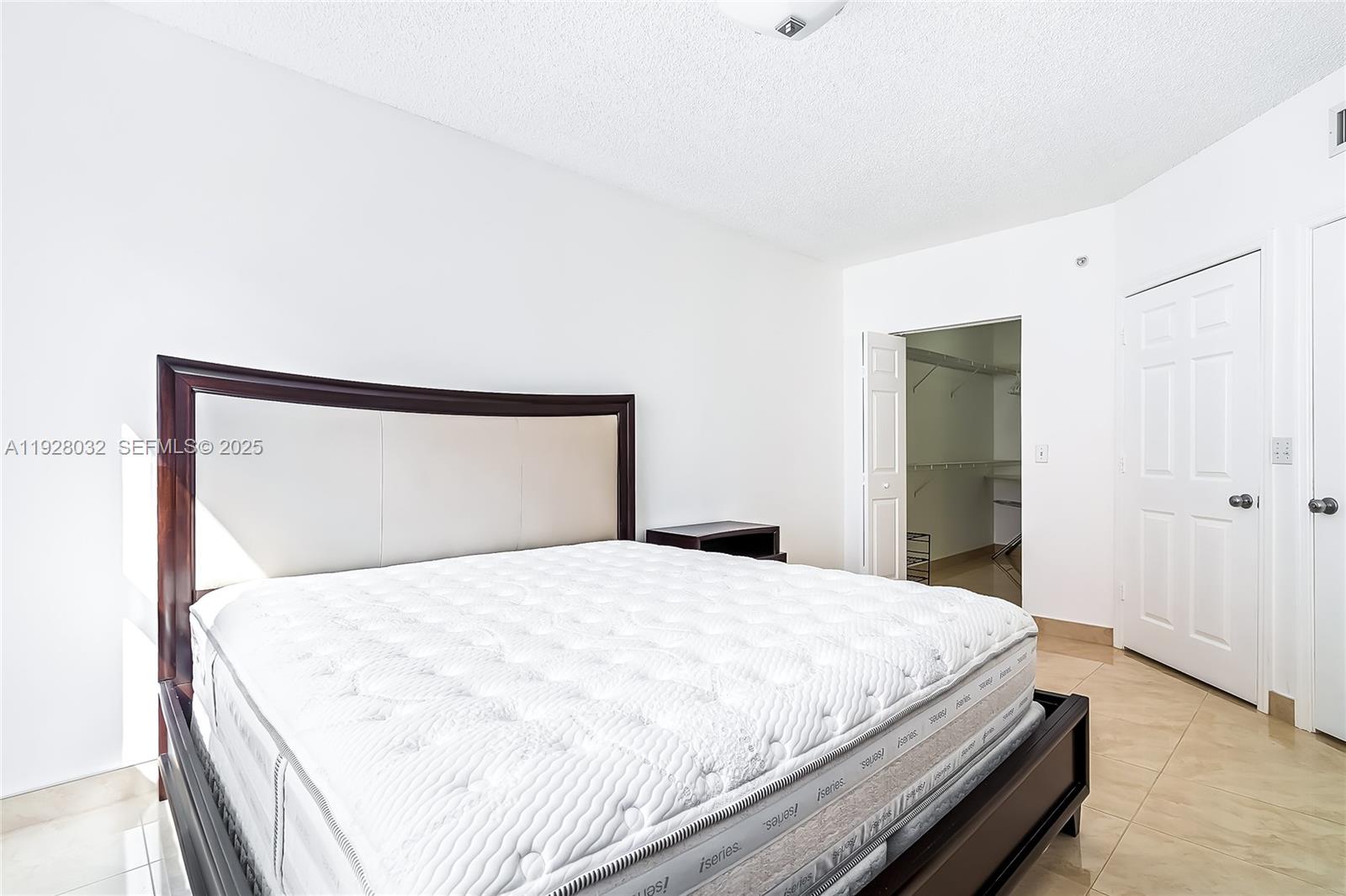 image Porto Bellagio Condo15