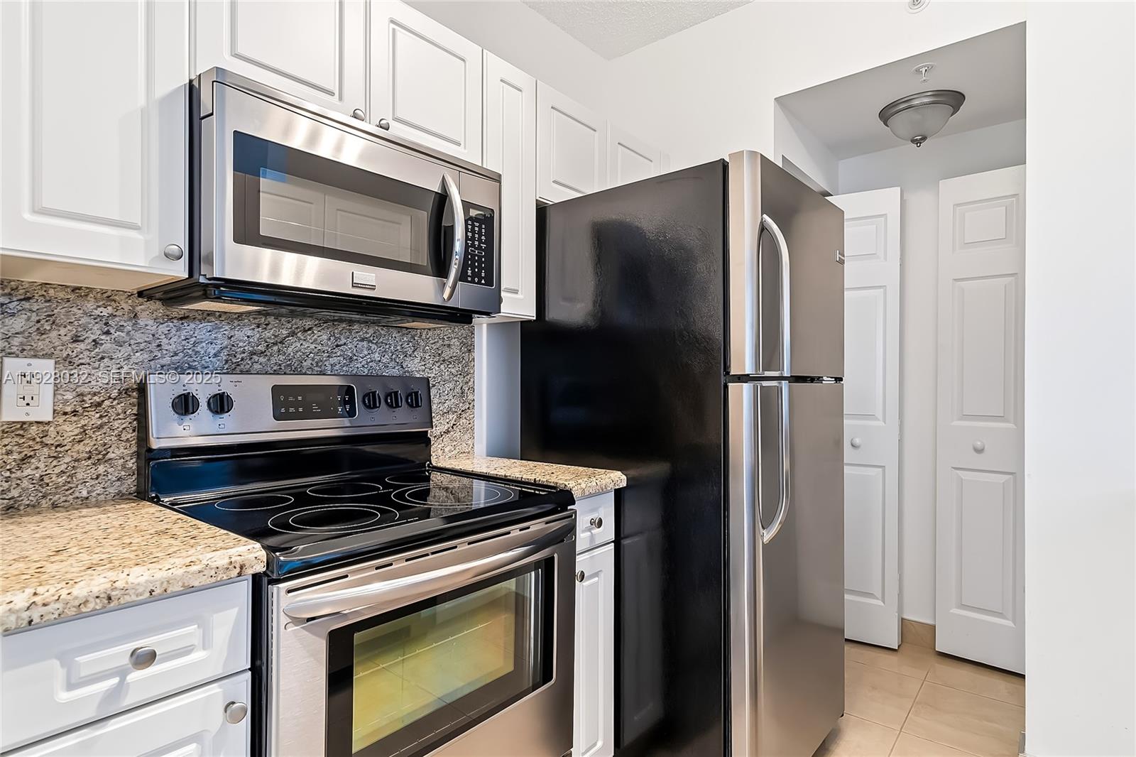 image Porto Bellagio Condo1