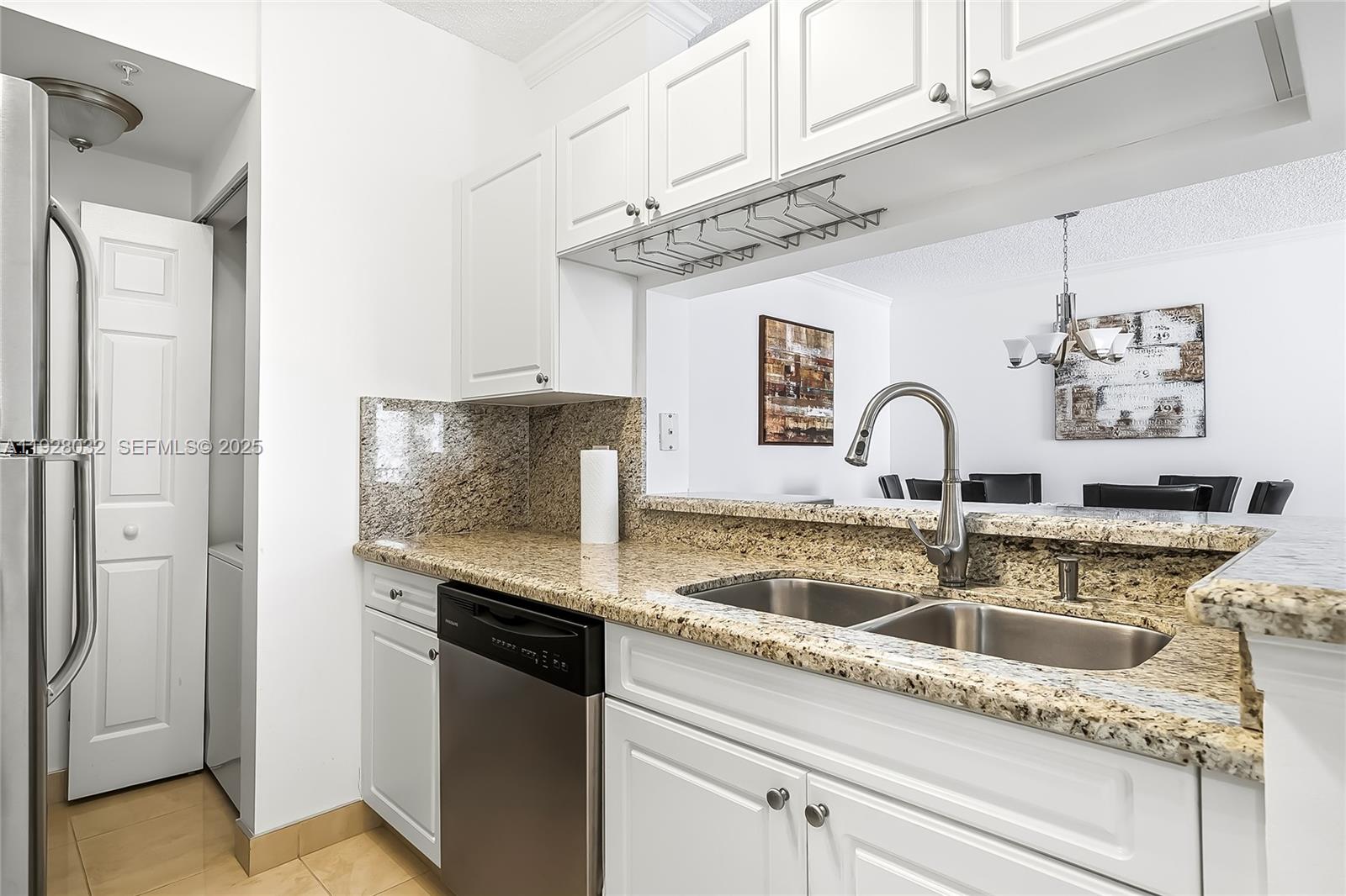 image Porto Bellagio Condo2