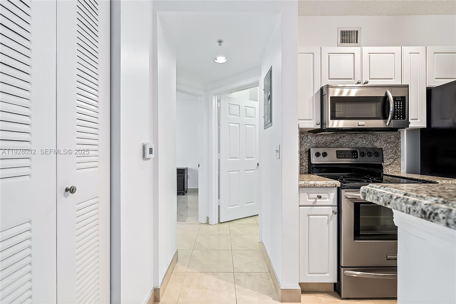 image Porto Bellagio Condo3