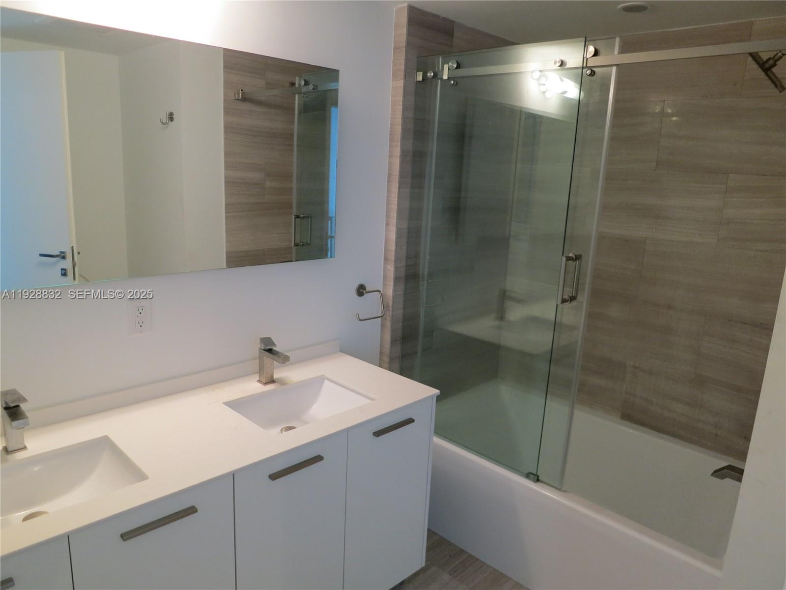 1300 Brickell Bay Dr #1110 Miami, FL 33131