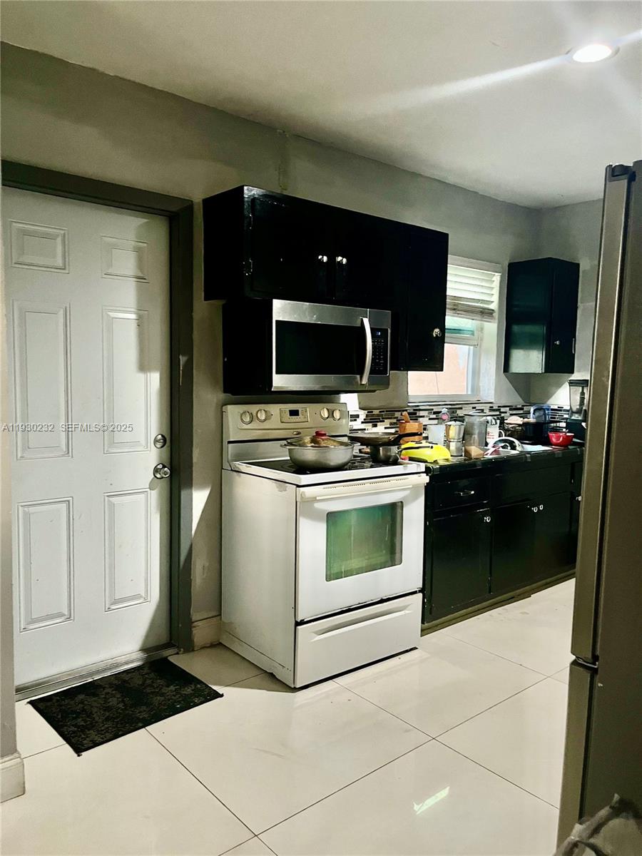 1643 NW 12th Ct Fort Lauderdale, FL 33311